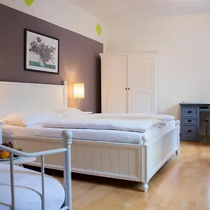  Apartment Kurt